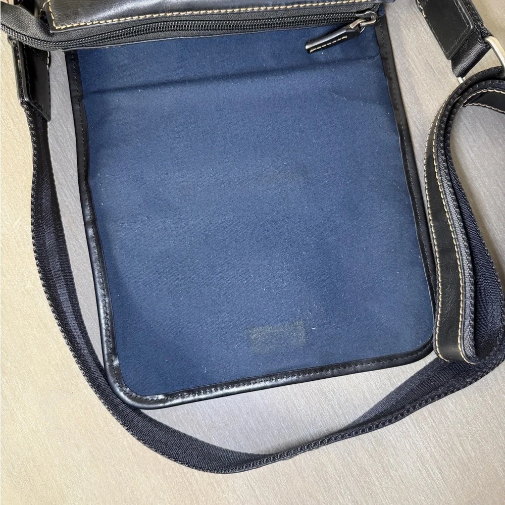 Jekyll & Hide Black Leather Messenger Tablet RFID Protection Unisex Crossbody